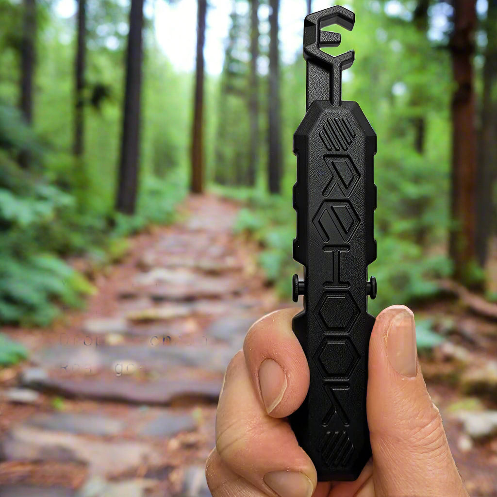 Get your chain back on your fat bike without the mess. Takes Just 3 Seconds! We've all been there where your chain falls off and your have to get it back on by hand. Ultimately, you end up with dirt and grease all over your hands or gloves. Attaches to your bike, so it's ready when you need it most. Lightweight - 20g. Great gift idea for cycling enthusiasts.